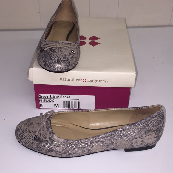 naturalizer silver flats